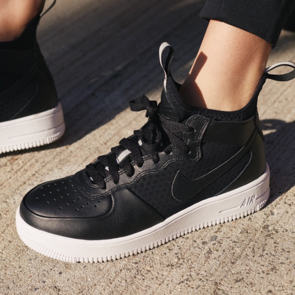 Nike Air Force 1 Ultraforce Mid Sneaker Black - Picture 1 of 8